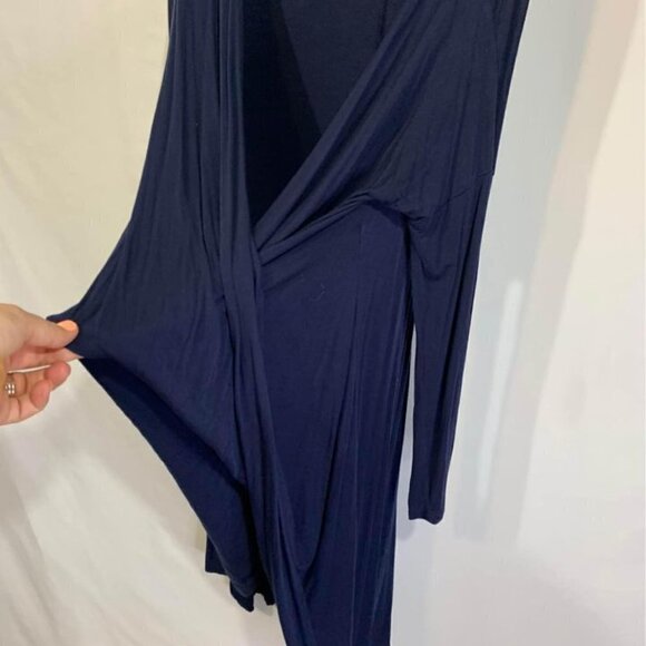 WOMAN’S long tunic crossover top. Navy blue. Size M. Longer in back. - Picture 3 of 9